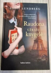 „Raudona užrašų knygelė“ – kai atmintis tampa didžiausiu turtu